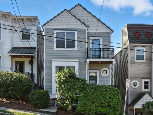House for sale in Cincinnati, Columbia Tusculum