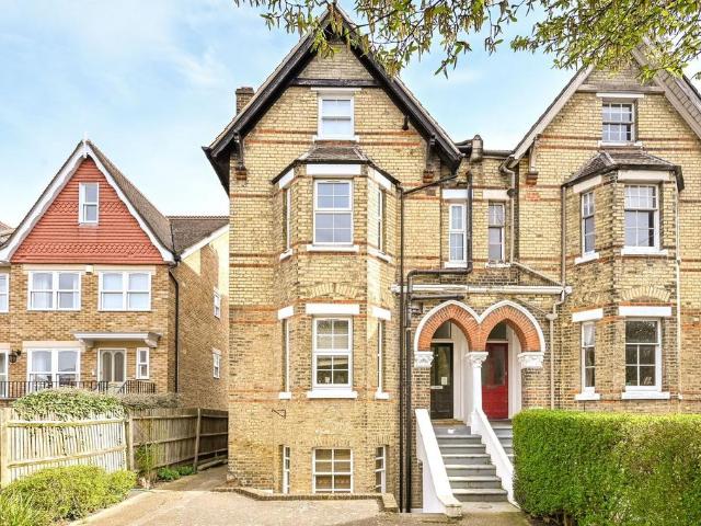Apartment for rent in St Margarets, Greater London