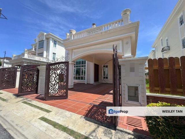 House for sale in Malaka