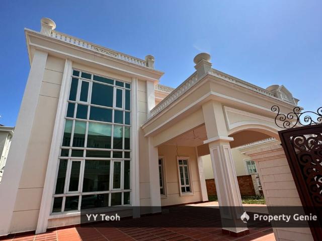 Bungalow for sale in Malaka