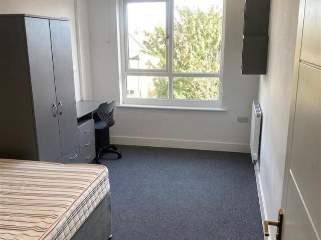 Studio for rent in City Centre, Feckenham