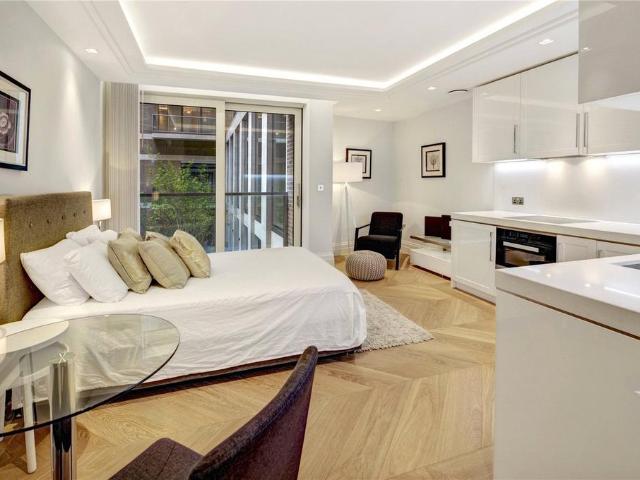 House for rent in St Clement Danes, Greater London