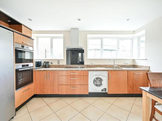 Apartment for rent in London Borough of Richmond upon Thames, Greater London
