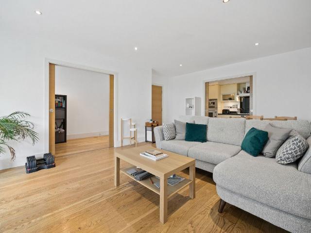 Apartment for rent in Kew, Greater London