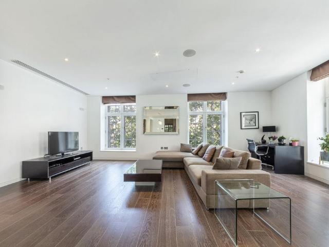 House for rent in St Clement Danes, Greater London