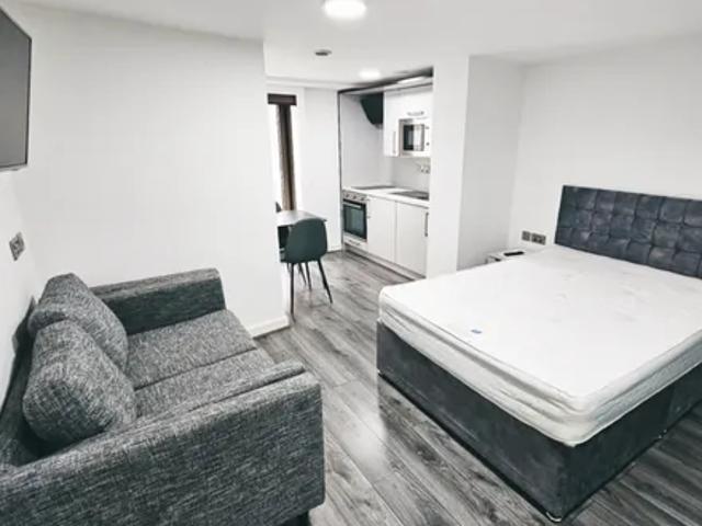 Apartment for rent in Cavern Quarter, Calderstones
