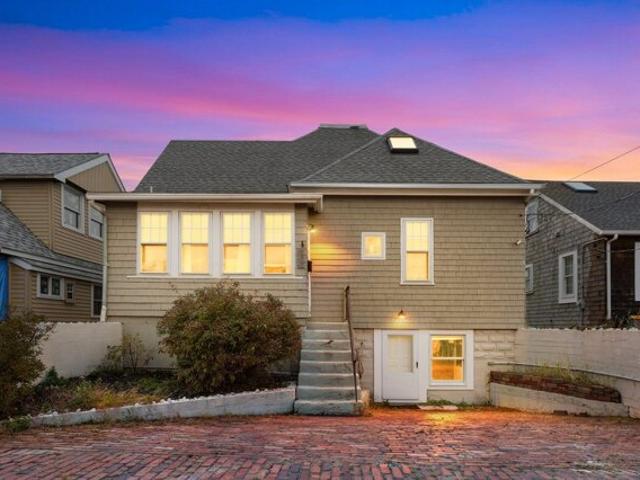 House for sale in Point Shirley, Winthrop