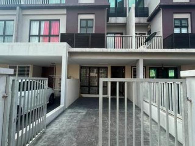 Townhouse for rent in Kajang, Langat