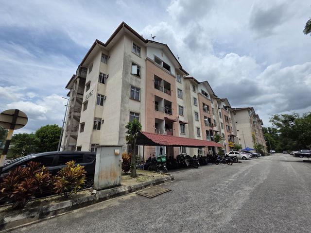 Apartment for sale in Shah Alam, Petaling