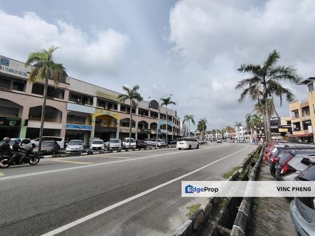 Shop for rent in Malaka