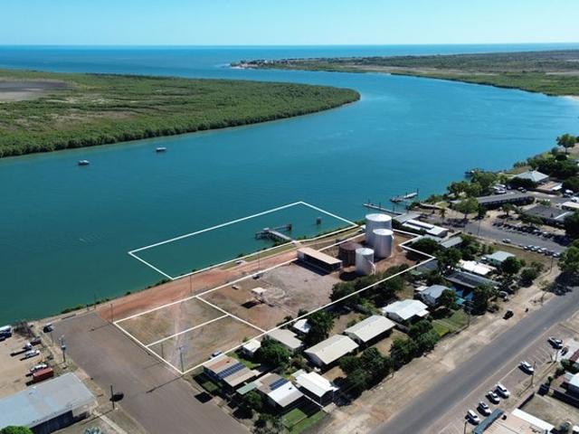 Warehouse for sale in Carpentaria, Queensland