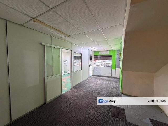 Shop for rent in Malaka