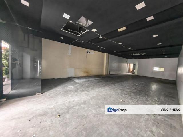 Shop for rent in Malaka