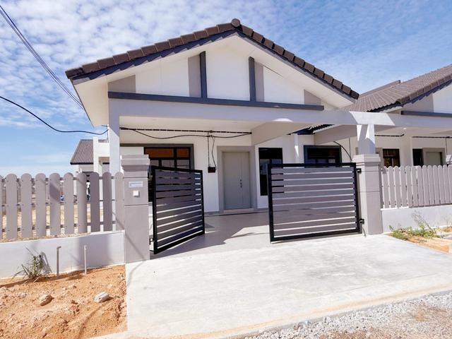 Terraced House for sale in Malaka