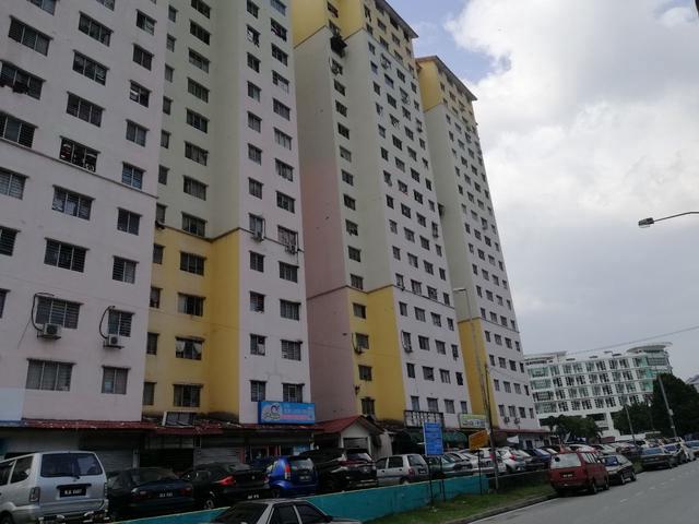 Flat for sale in Petaling Jaya, Petaling