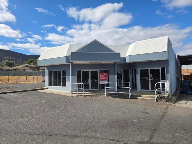 Retail for rent in Piallamore, New South Wales
