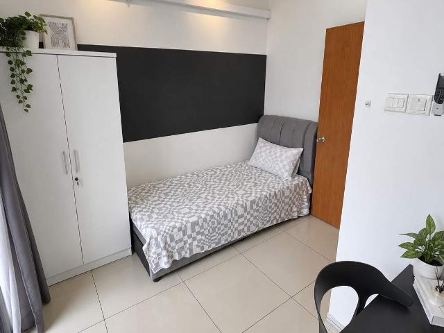 Room for rent in Petaling, Alam Impian