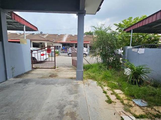 Terraced House for sale in Malaka
