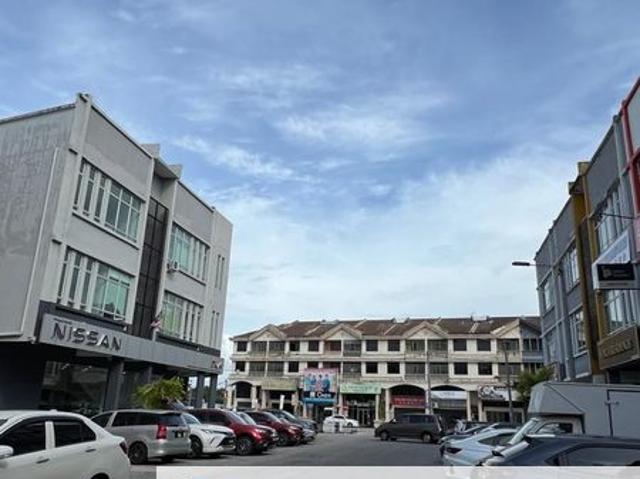 Shop for rent in Malaka