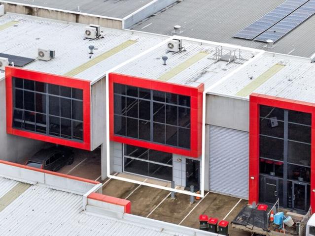 Warehouse for rent in Toombul, Queensland
