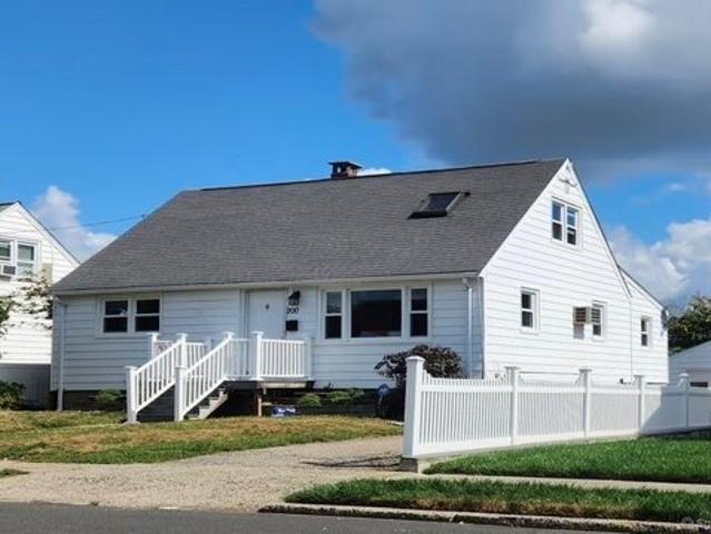 House for sale in Bridgeport