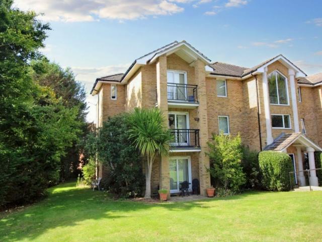 Apartment for rent in Farnborough Park, Rushmoor