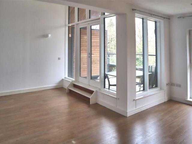 Apartment for rent in Horsell, Woking