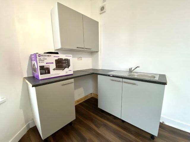 Studio for rent in Sparkbrook, West Midlands