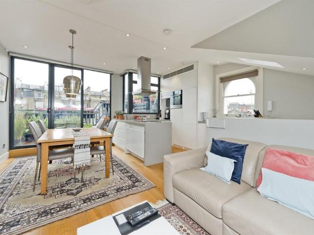 Apartment for rent in Earl's Court, Greater London