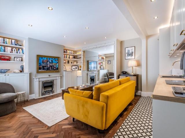 Apartment for rent in Kensington, Greater London