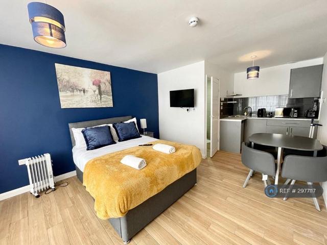 Apartment for rent in London Borough of Ealing, Greater London
