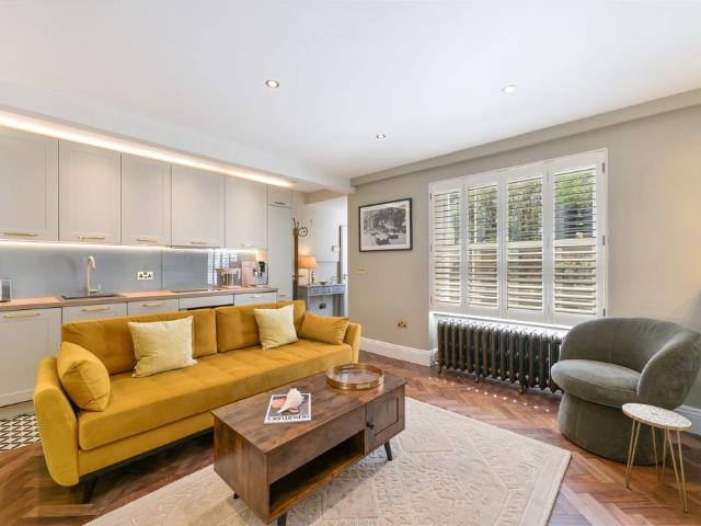 Studio for rent in Kensington, Greater London