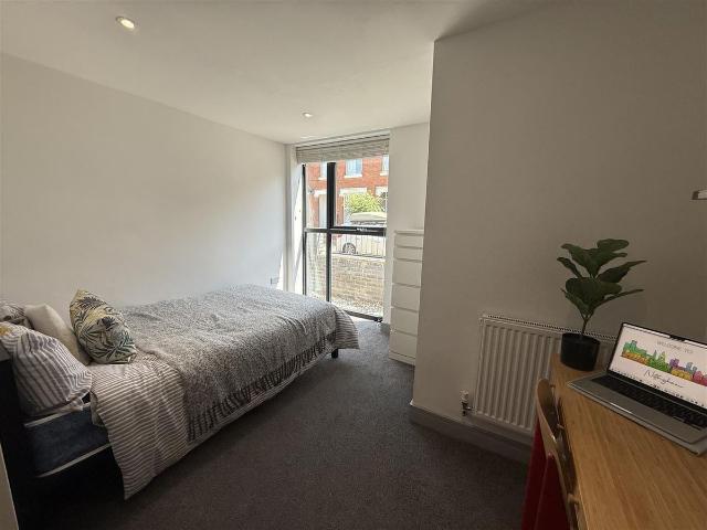House for rent in Abbey Park, Barton In Fabis