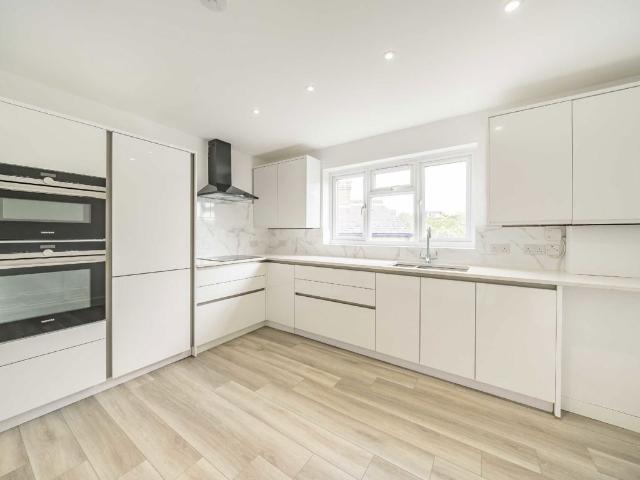 Apartment for rent in Clapham Junction, Greater London
