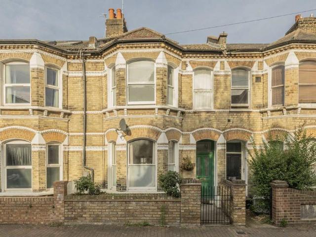 House for rent in Blenheim Gardens Estate, Greater London