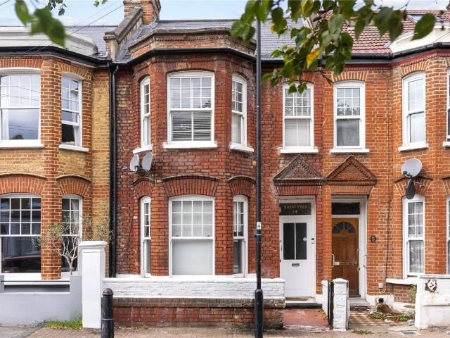 Apartment for rent in Blenheim Gardens Estate, Greater London