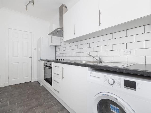 Apartment for rent in Coldside, Scotland