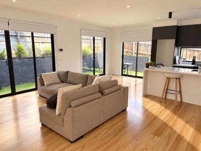 Room for rent in Strathmore, Melbourne