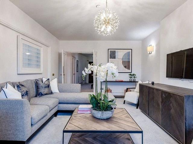 Apartment for rent in St. John's Wood, Greater London
