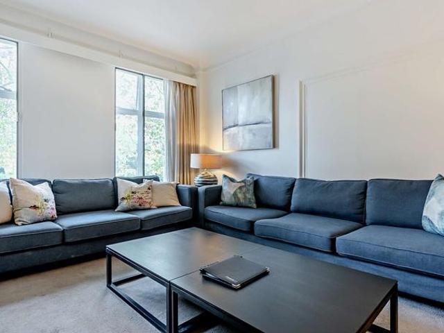 Apartment for rent in St. John's Wood, Greater London