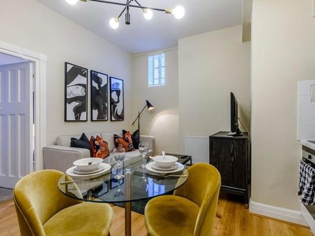 Apartment for rent in St. John's Wood, Greater London