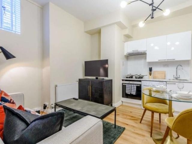 Apartment for rent in St. John's Wood, Greater London