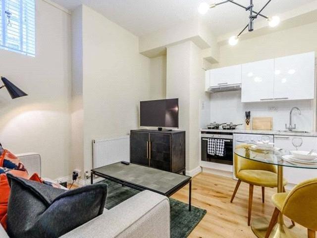 Apartment for rent in St. John's Wood, Greater London