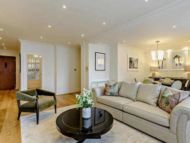 Apartment for rent in St. John's Wood, Greater London