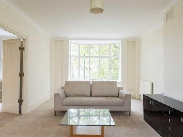 Apartment for rent in St. John's Wood, Greater London