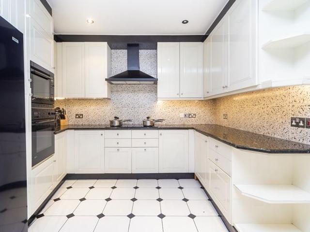 Apartment for rent in St. John's Wood, Greater London