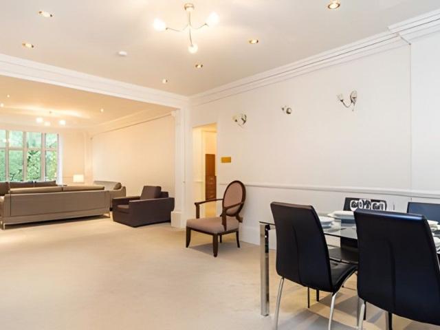 Apartment for rent in St. John's Wood, Greater London