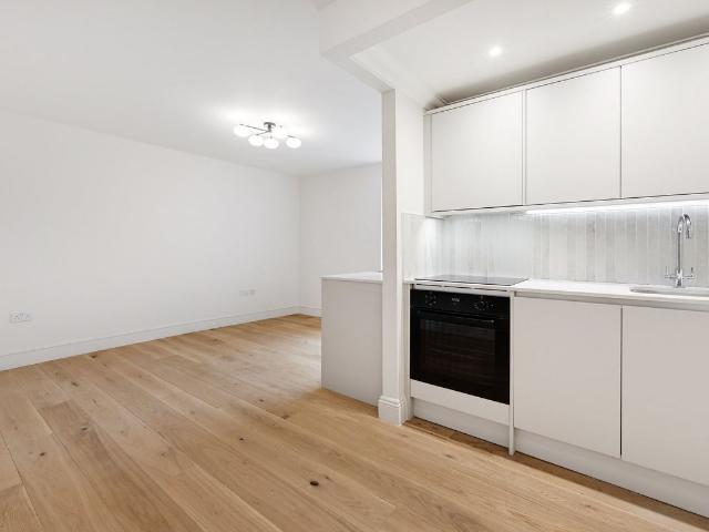 Studio for rent in Kensington, Greater London