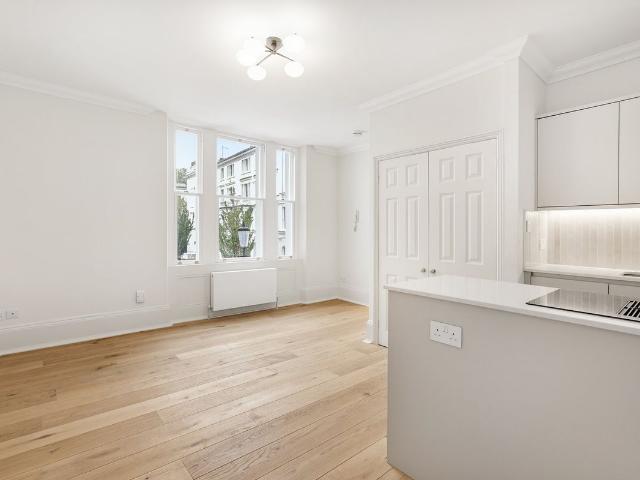 Studio for rent in Kensington, Greater London