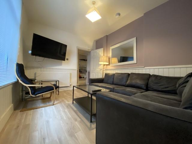 House for rent in Plasnewydd, Falcon Lodge